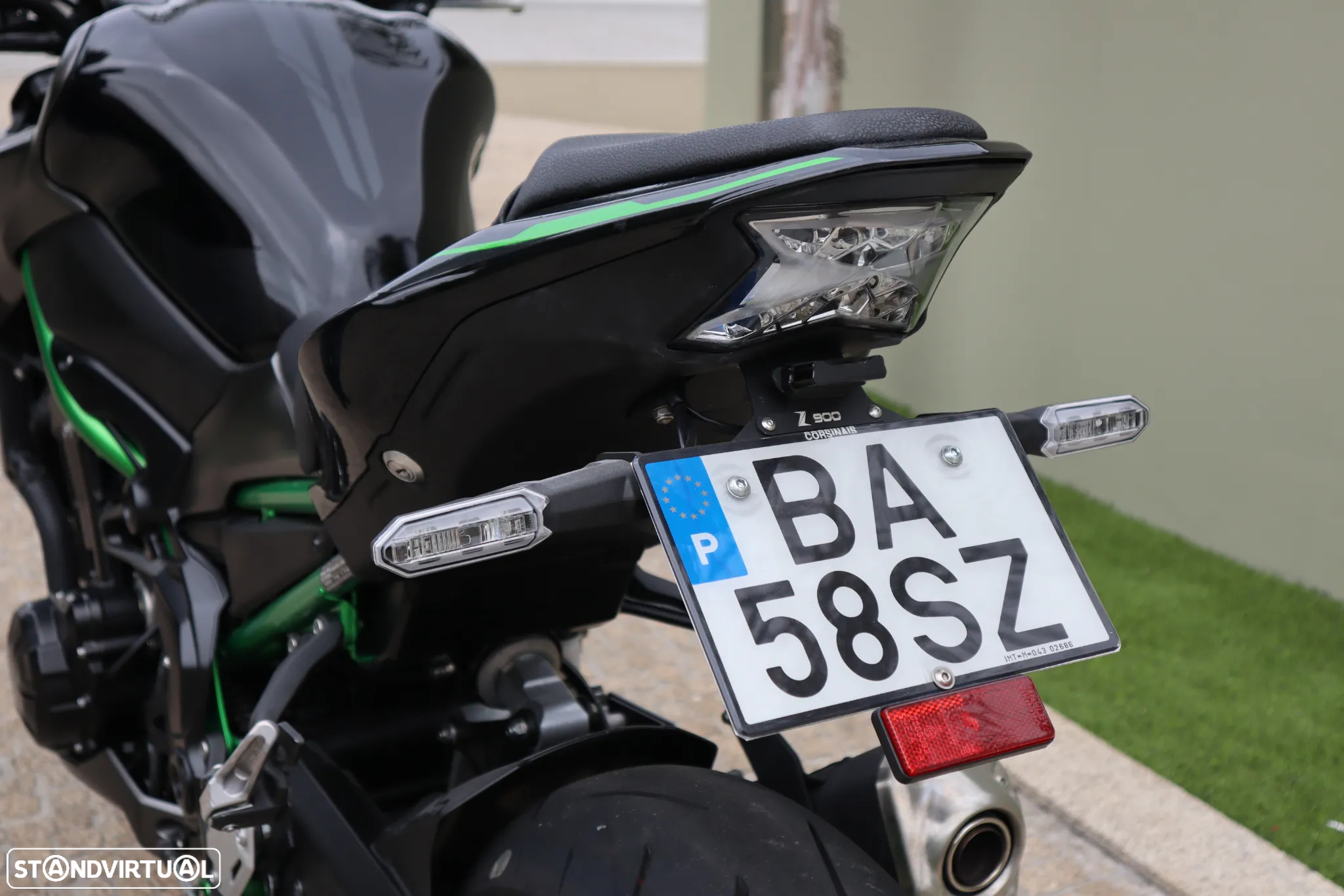 Kawasaki ZR 900F - 23