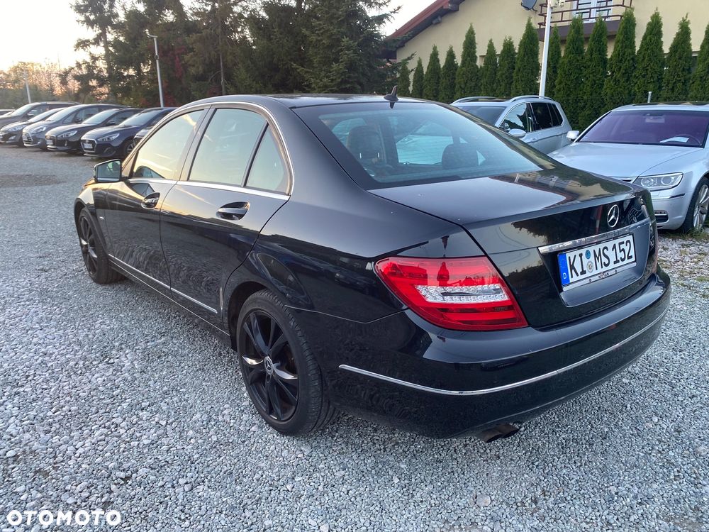 Mercedes-Benz C-Class 2011 photo 4