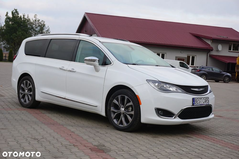 Chrysler Pacifica - 3