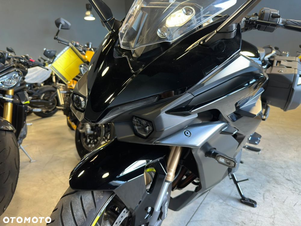 Suzuki GSX 1000 - 4