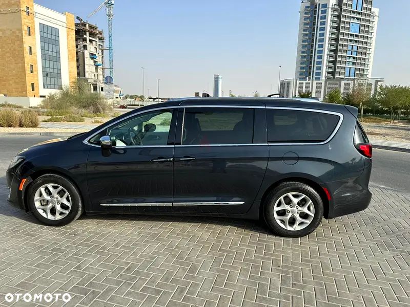 Chrysler Pacifica - 7