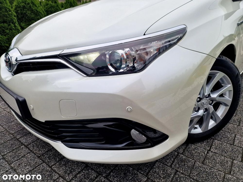Toyota Auris Hybrid 135 Premium - 32