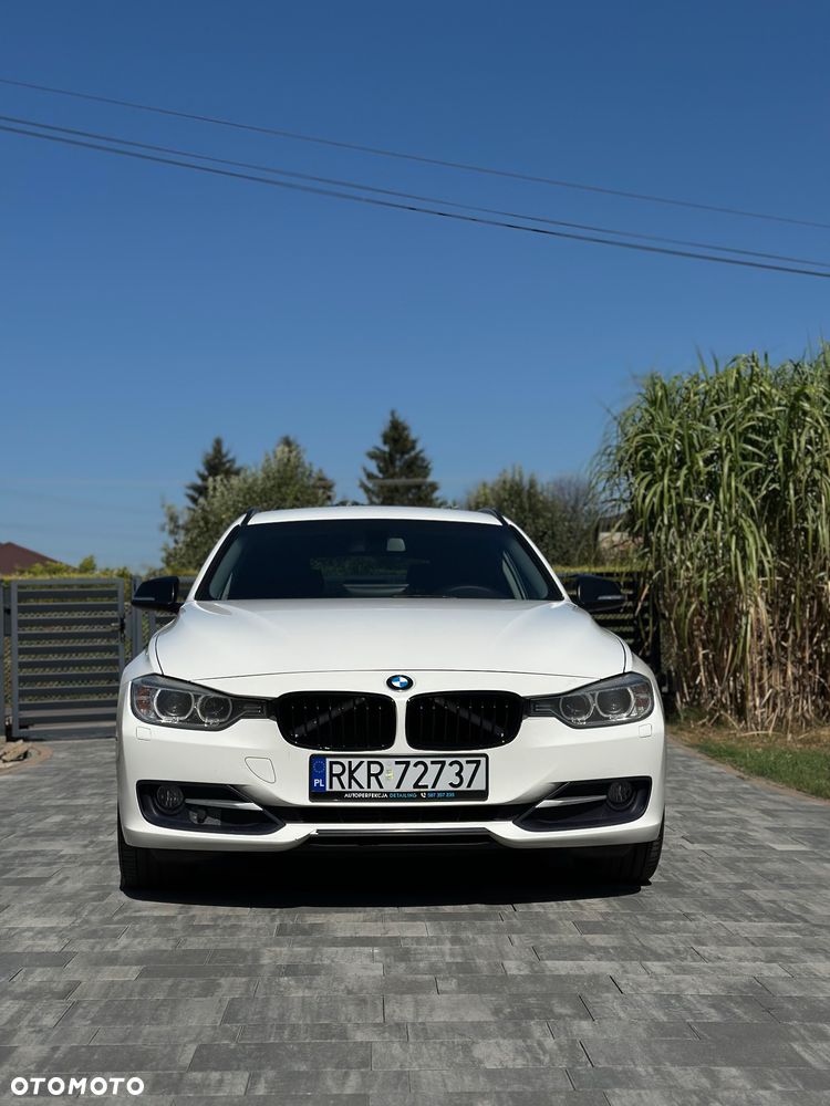 BMW Seria 3 318d xDrive Sport Line - 9