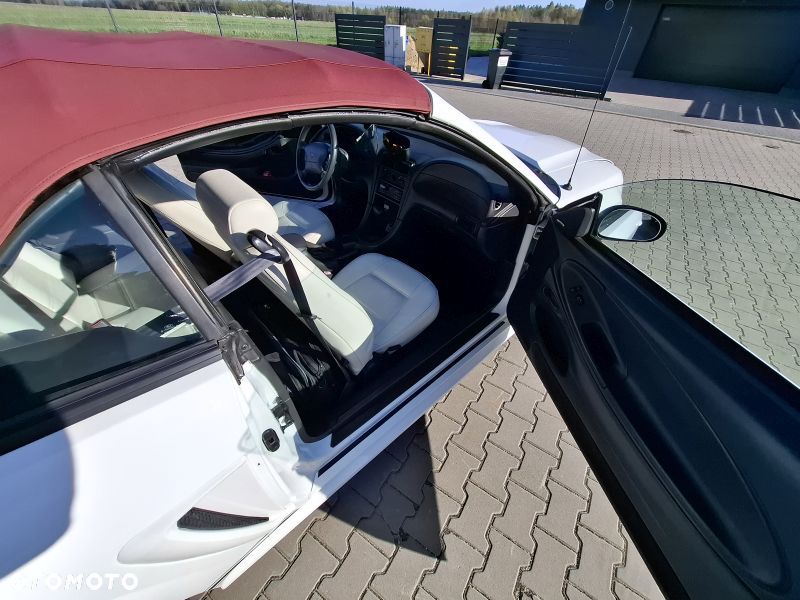 Ford Mustang 4.0 V6 - 24