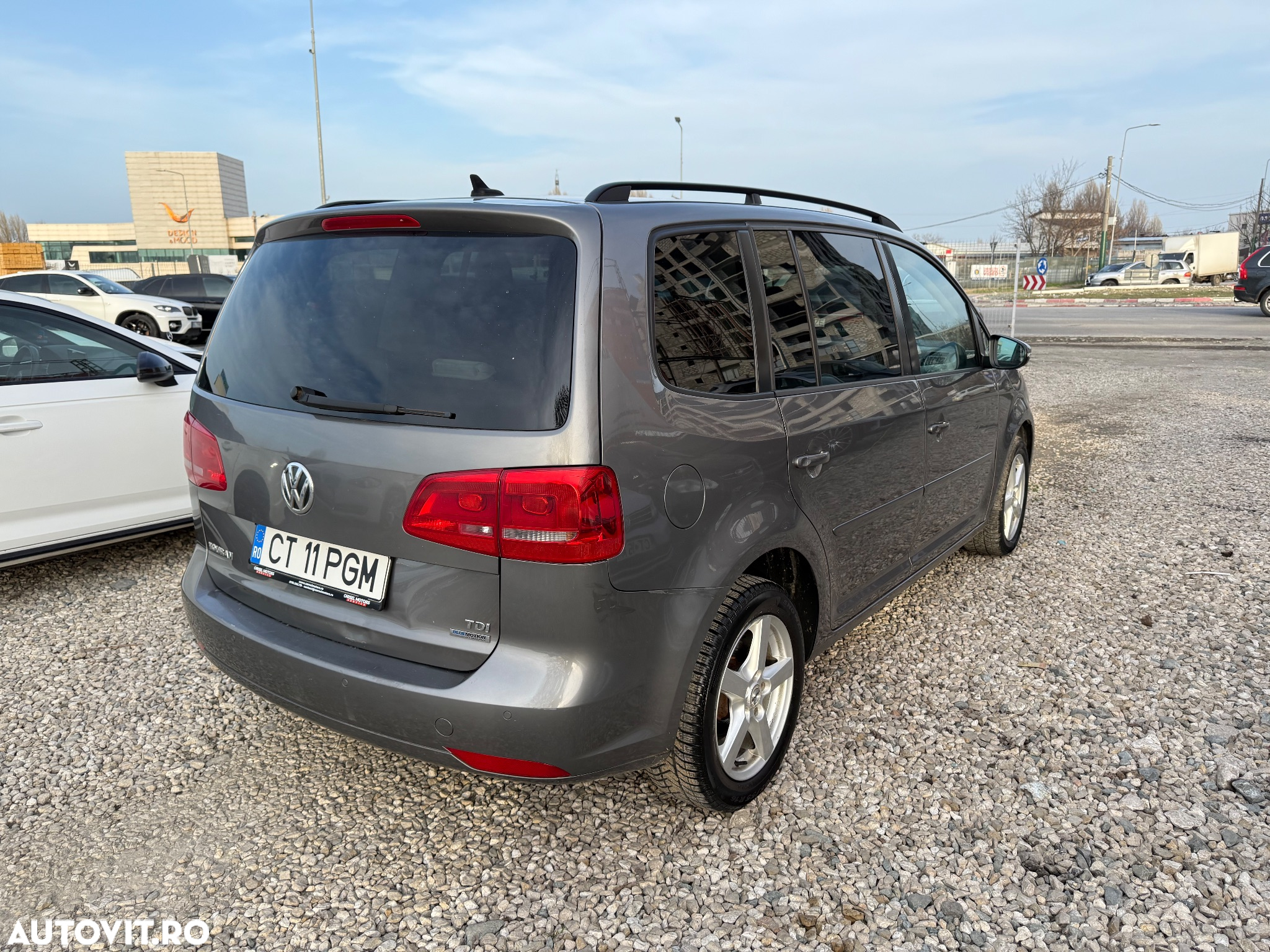 Volkswagen Touran 1.6 TDI SCR BlueMotion Technology Trendline - 26
