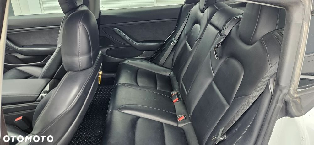 Tesla Model 3 - 13