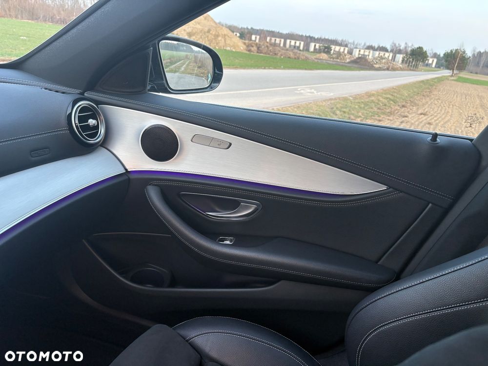 Mercedes-Benz Klasa E - 21