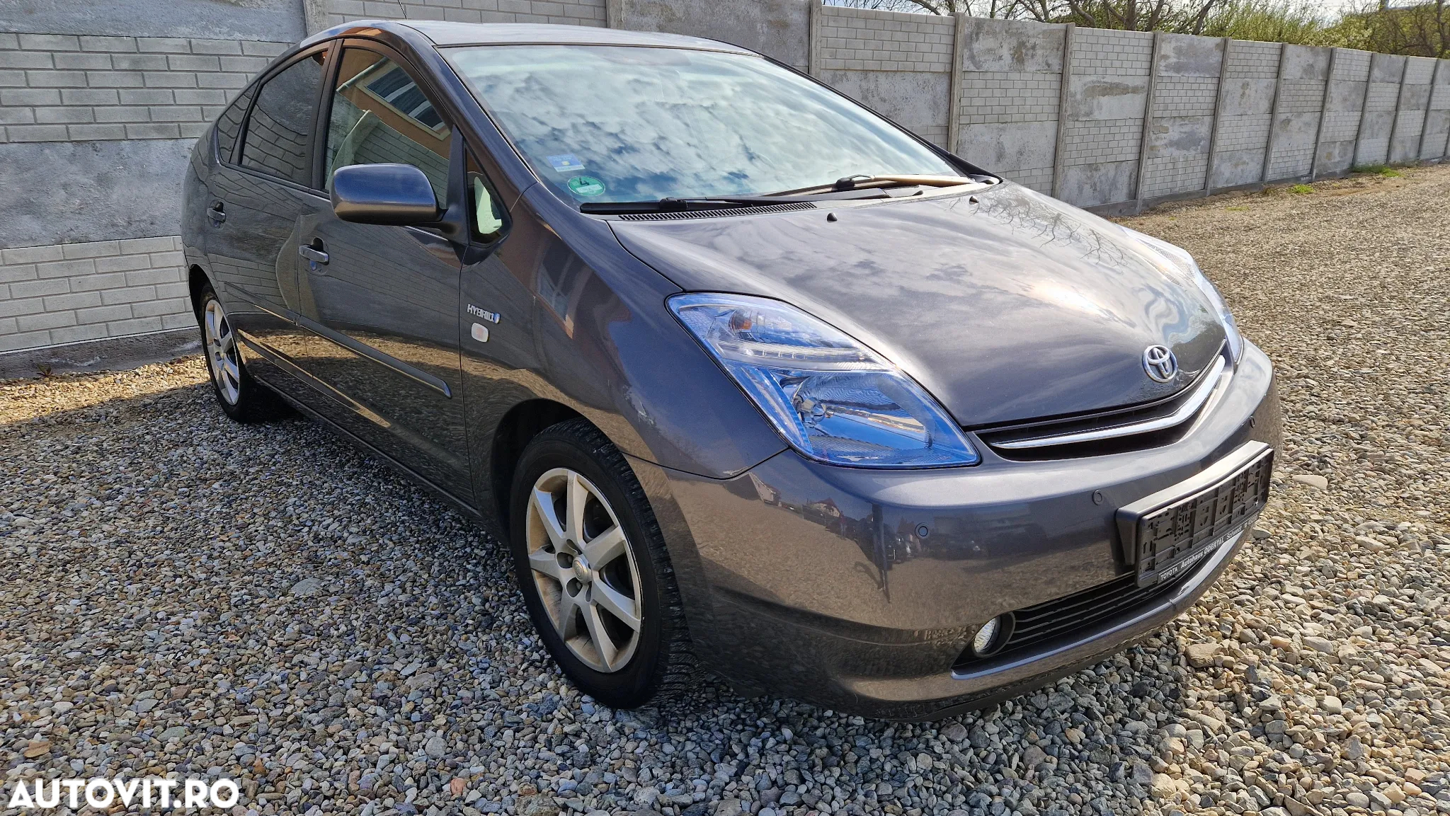Toyota Prius - 12