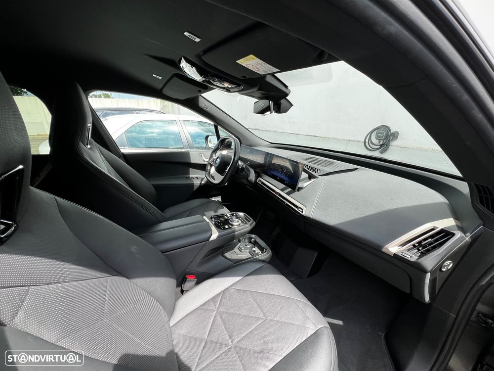 BMW iX xDrive 40 Pack Desportivo - 7