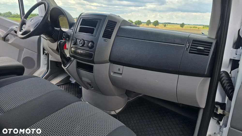 Mercedes-Benz Sprinter 318 - 15