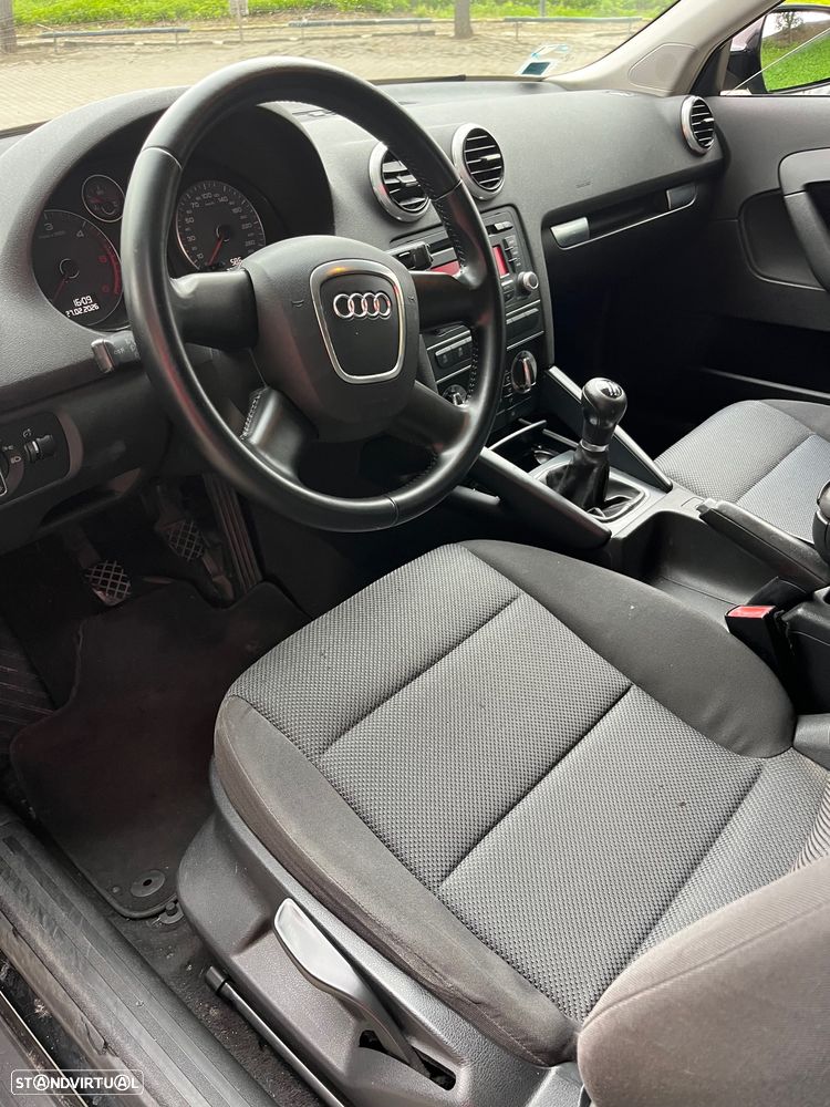 Audi A3 Sportback 1.6 TDI Attraction - 6