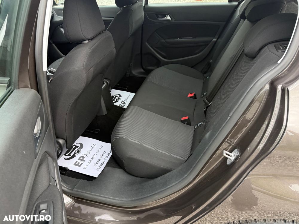 Peugeot 308 1.2 L PureTech Active - 17