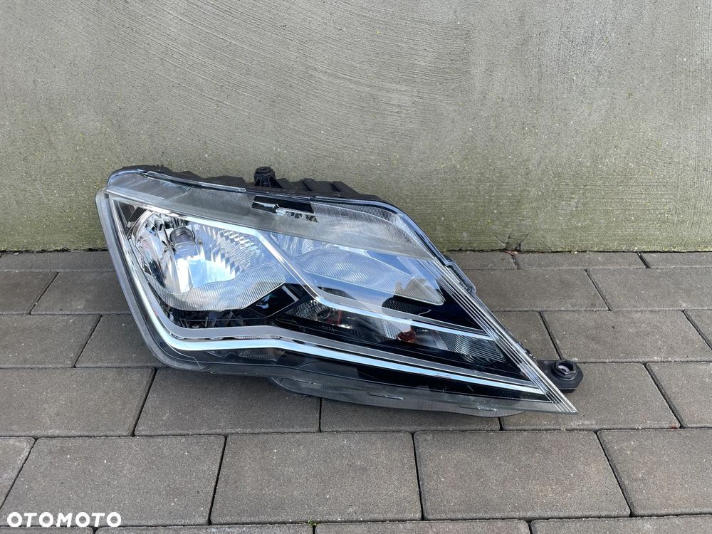 LAMPA PRZEDNIA PRAWA SEAT TOLEDO IV  2012-2019 - NOWA VALEO - 1
