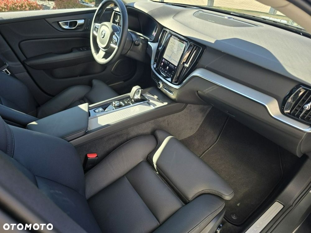 Volvo V60 B4 B Plus Dark - 12