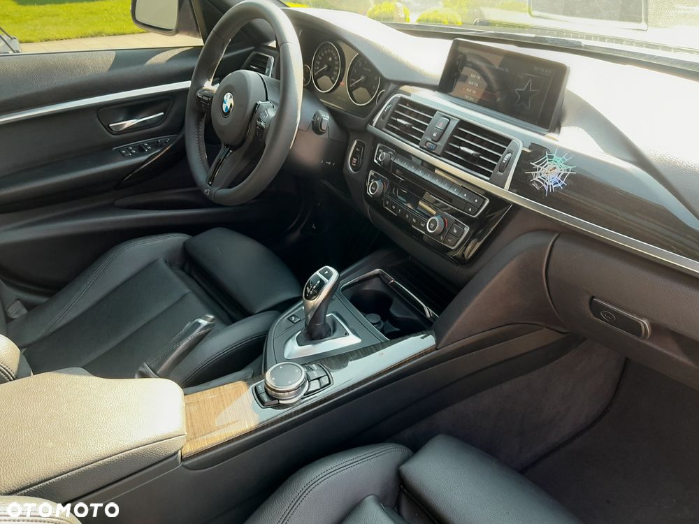 BMW Seria 3 330i - 14