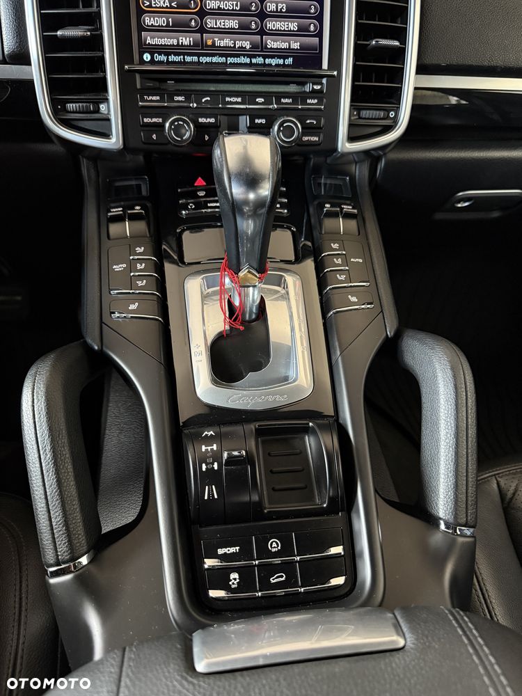 Porsche Cayenne - 14