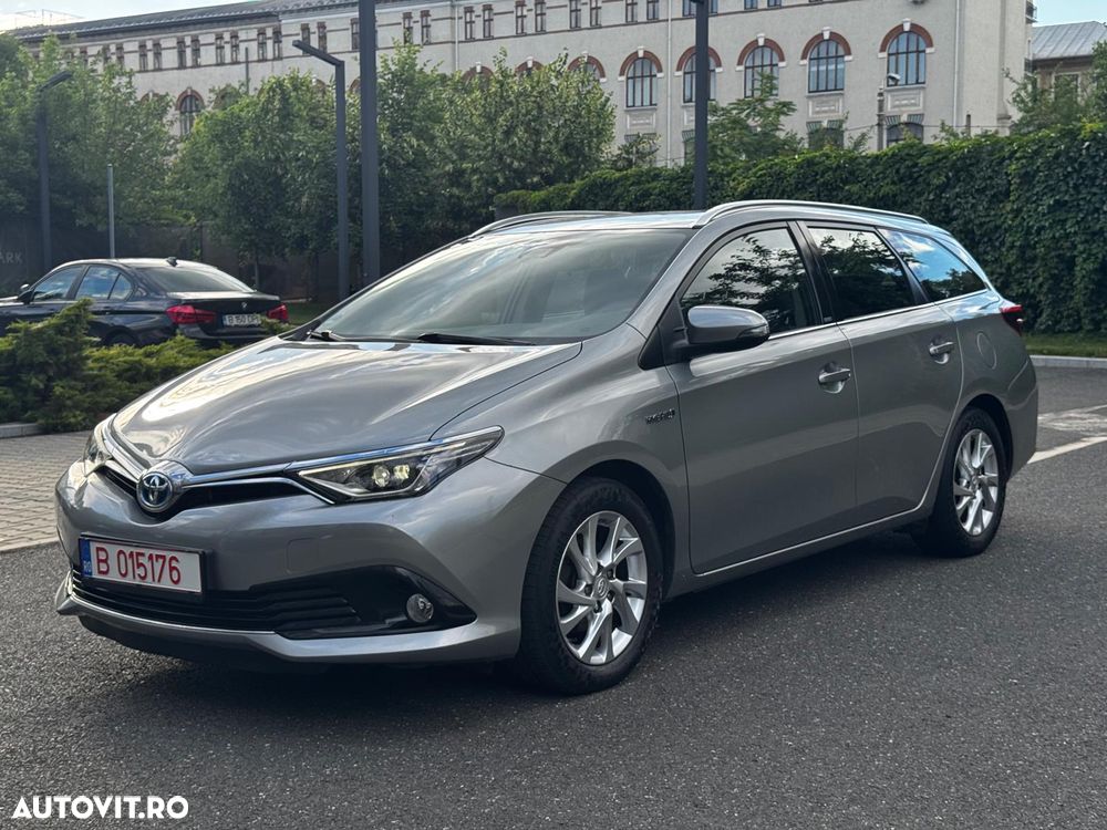Toyota Auris 1.8 L VVT-i Luna - 2