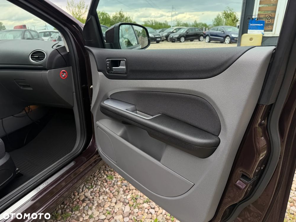 Ford Focus 1.8 Style+ - 14
