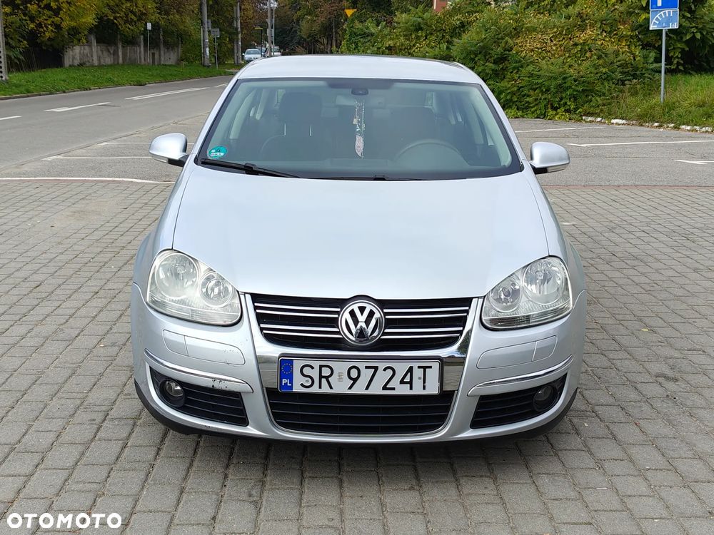Volkswagen Jetta 1.6 Comfortline - 15