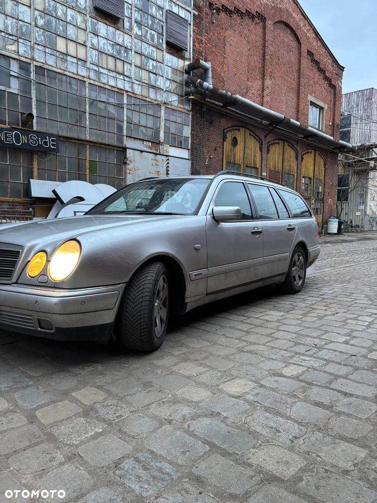 Mercedes-Benz Klasa E - 8