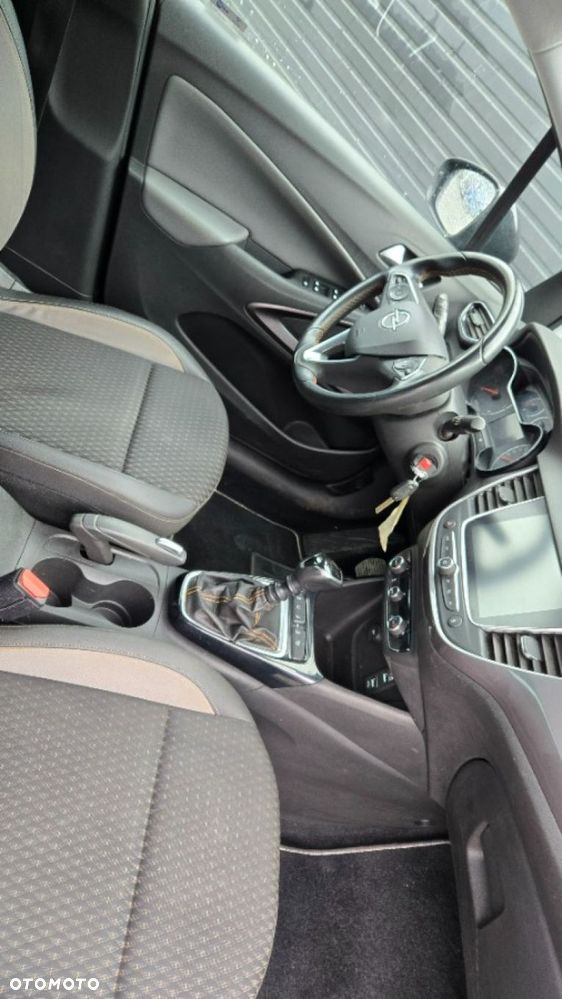 Opel Crossland X - 33