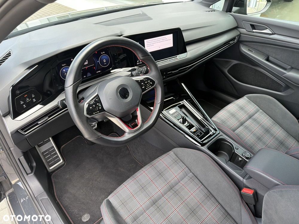 Volkswagen Golf - 29