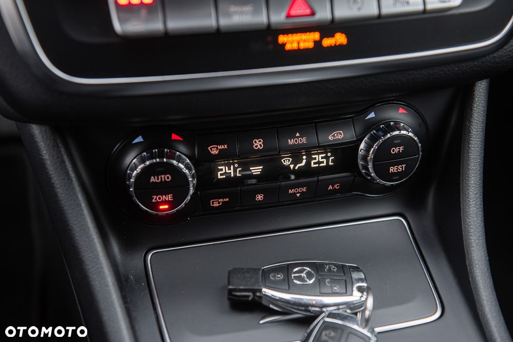 Mercedes-Benz GLA 200 7G-DCT Edition 1 - 22