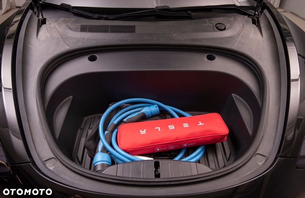 Tesla Model 3 Langstreckenbatterie Allradantrieb Dual Motor - 17