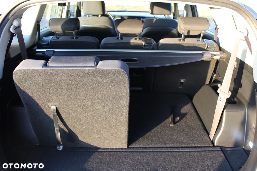 Kia Carens 1.6 GDI XL - 9