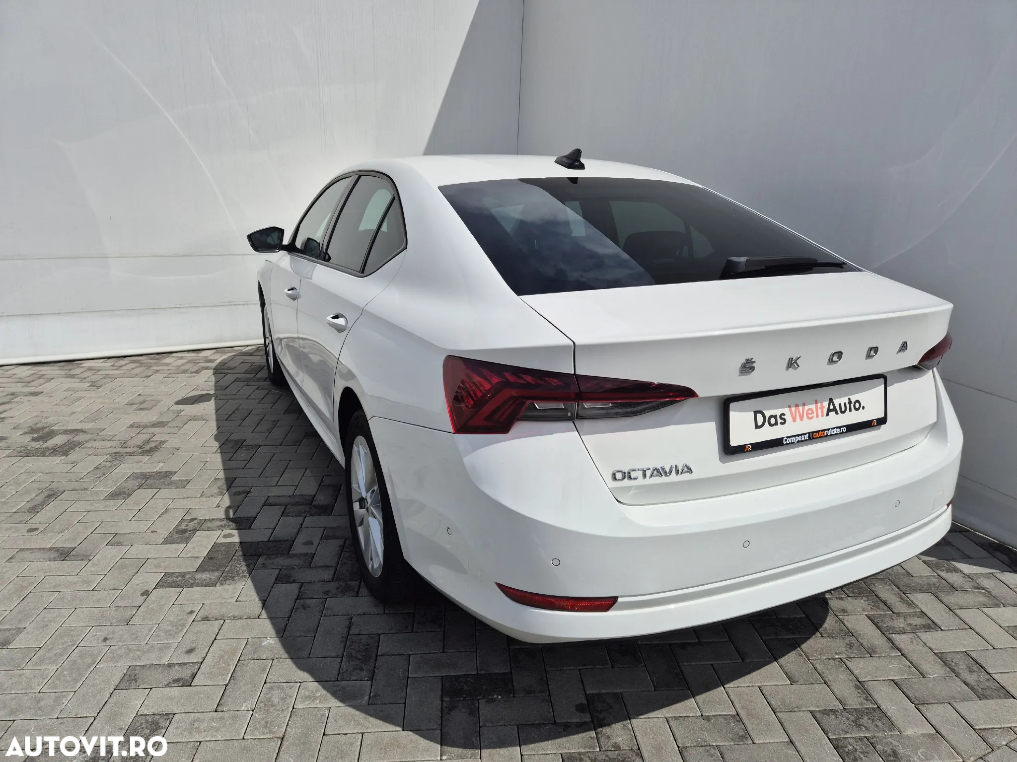 Skoda Octavia 2.0 TDI DSG Style - 3