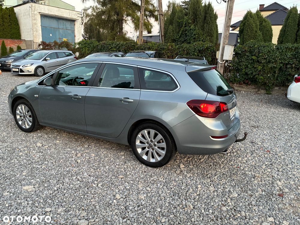 Opel Astra 1.6 Turbo Edition - 4