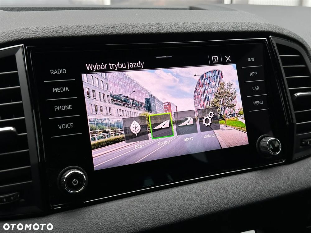 Skoda Karoq 1.5 TSI ACT Sportline DSG - 24