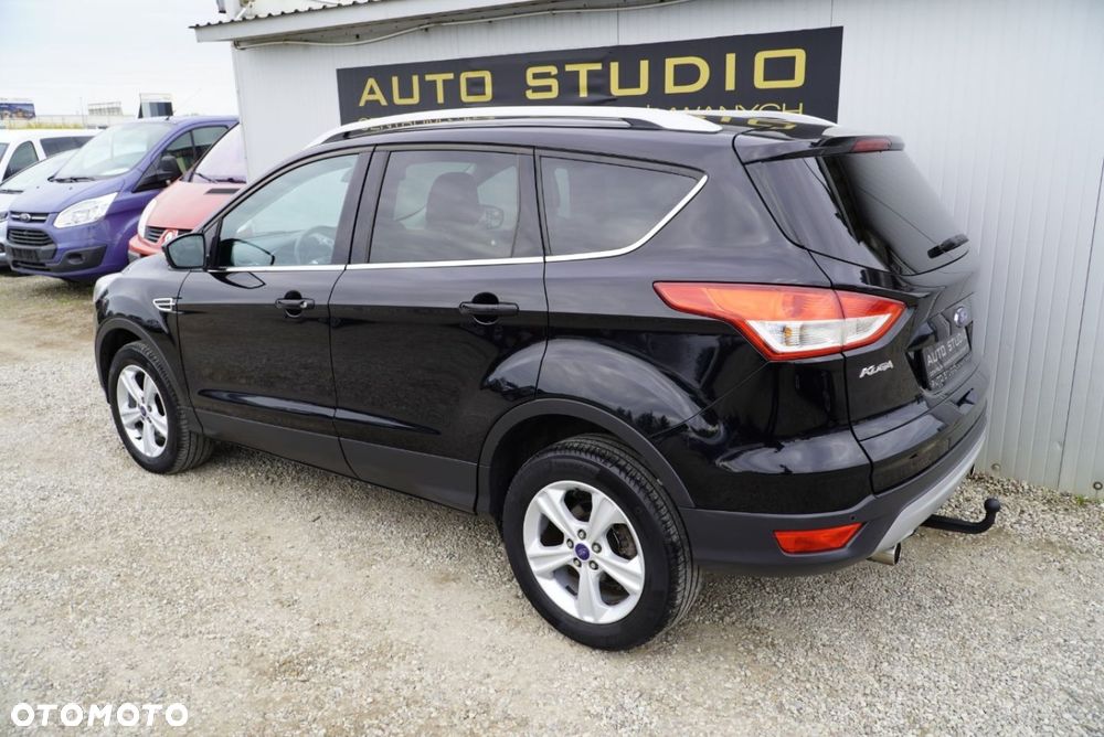 Ford Kuga 1.5 EcoBoost 2x4 Titanium - 4