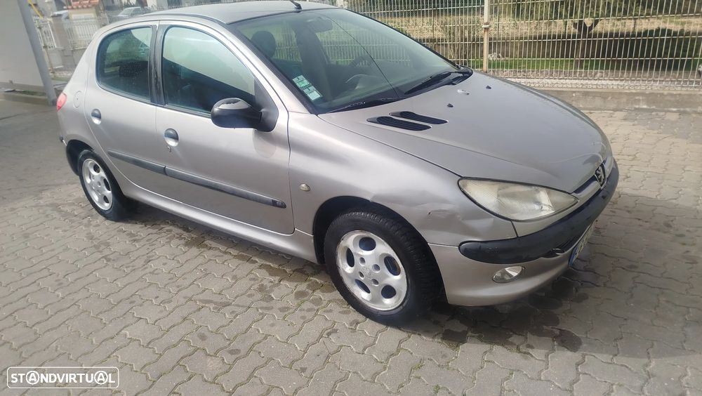 Peugeot 206 1.1 XR - 1
