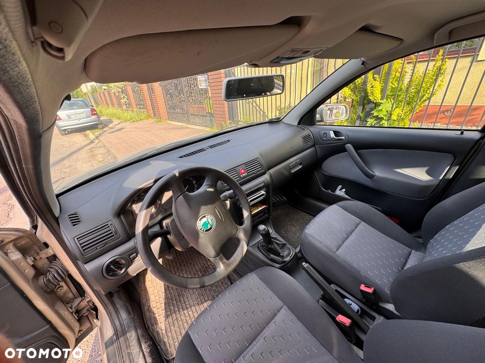 Skoda Octavia 1.6 Tour - 5