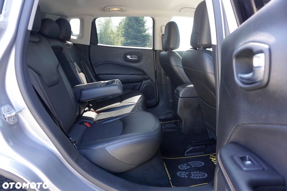Jeep Compass - 37