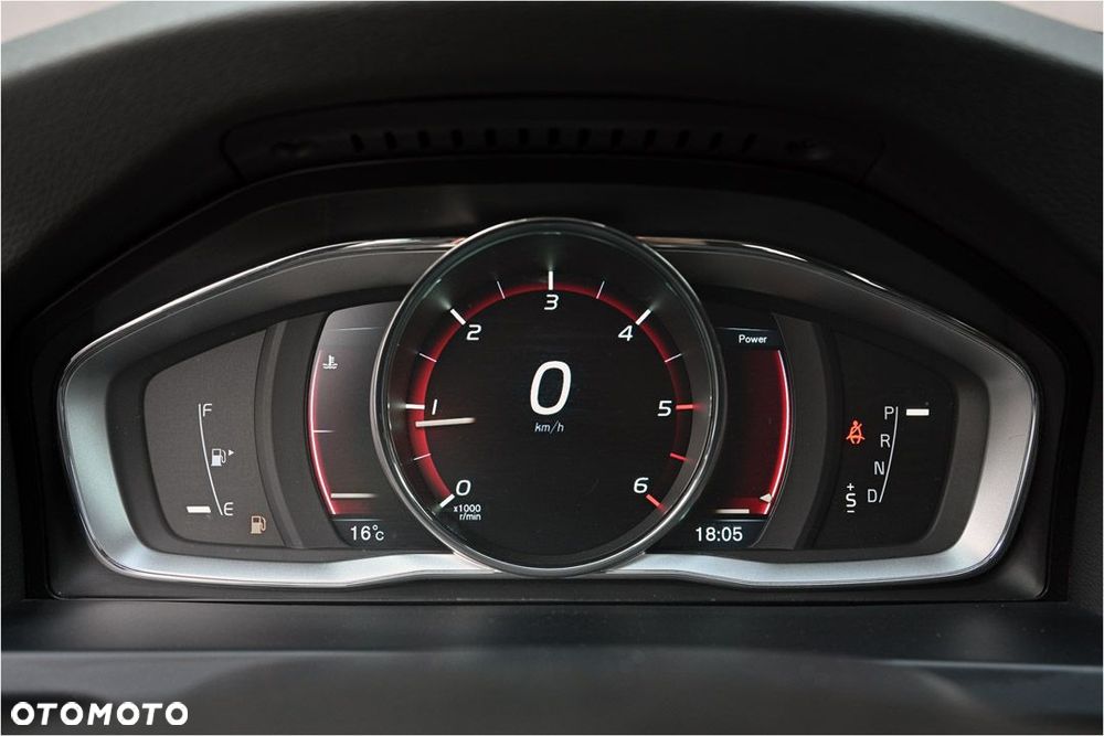 Volvo V60 Cross Country D4 Geartronic Summum - 28