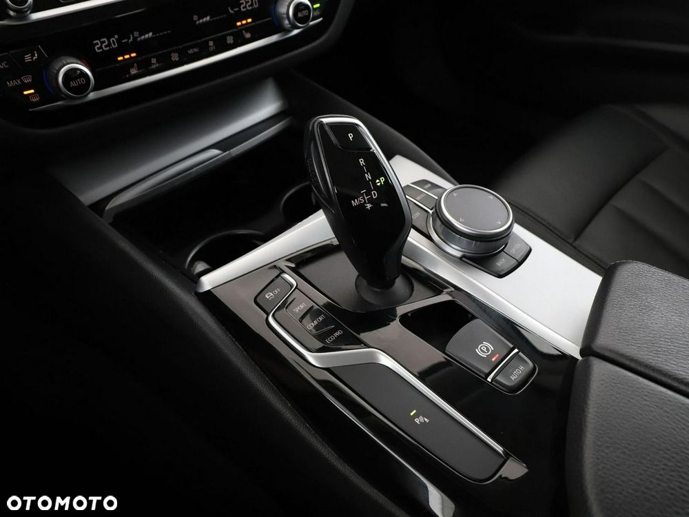 BMW Seria 5 520d mHEV - 30