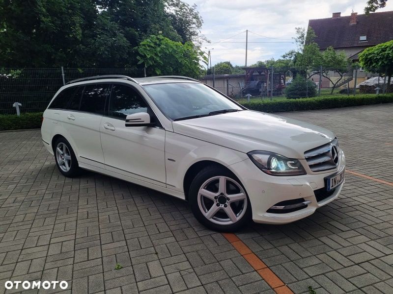 Mercedes-Benz Klasa C 180 CGI BlueEFFICIENCY Avantgarde - 10