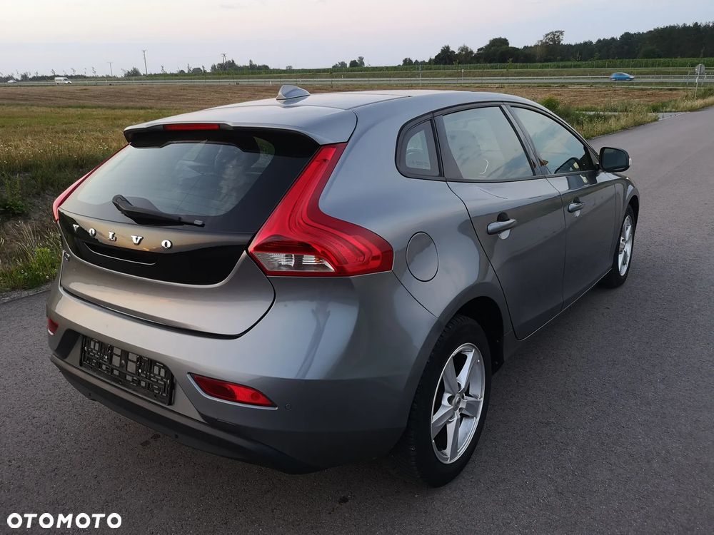 Volvo V40 D2 Momentum - 3