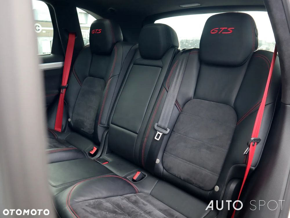 Porsche Cayenne GTS - 38