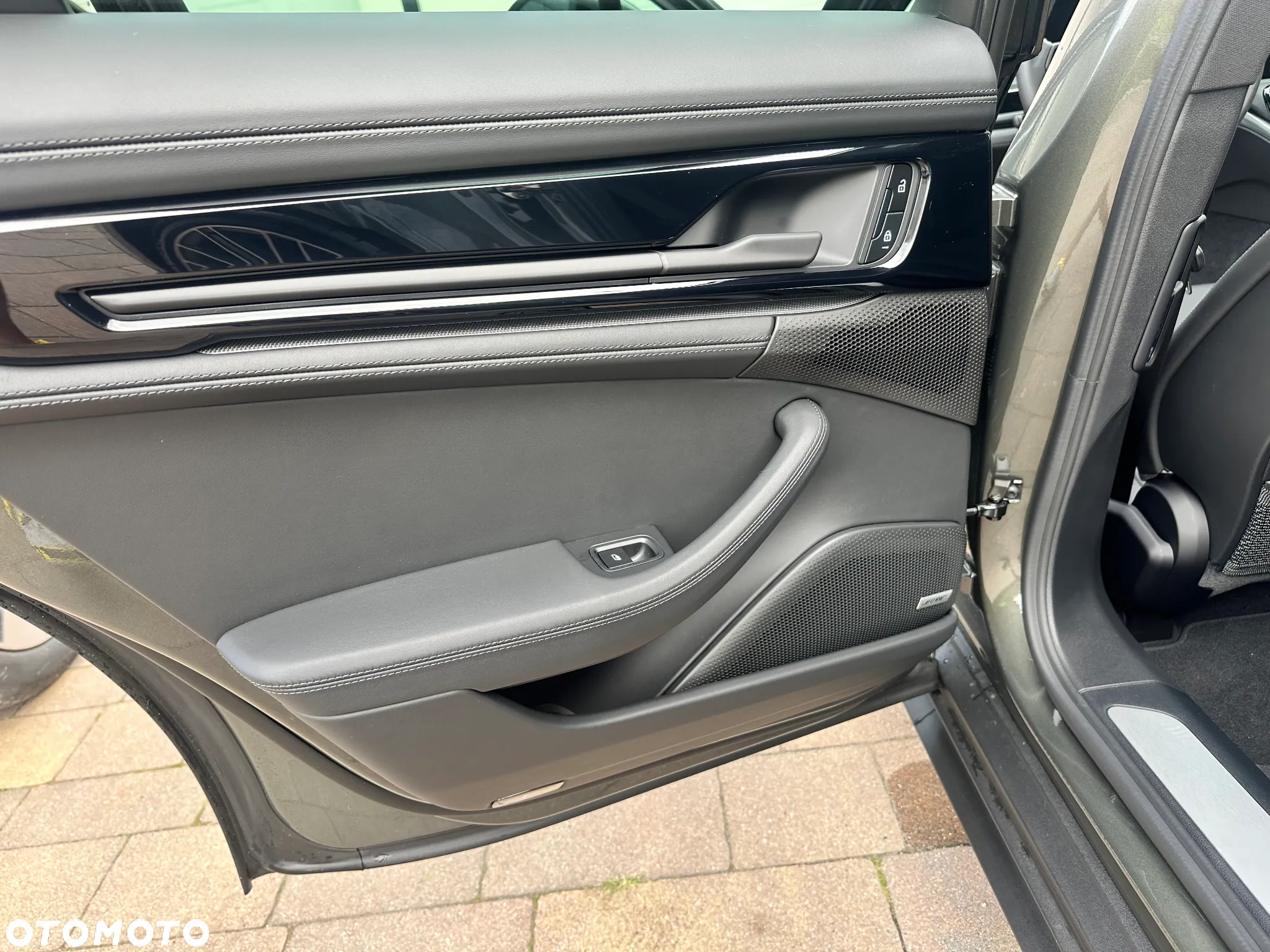 Porsche Panamera 4 E-Hybrid PHEV - 36