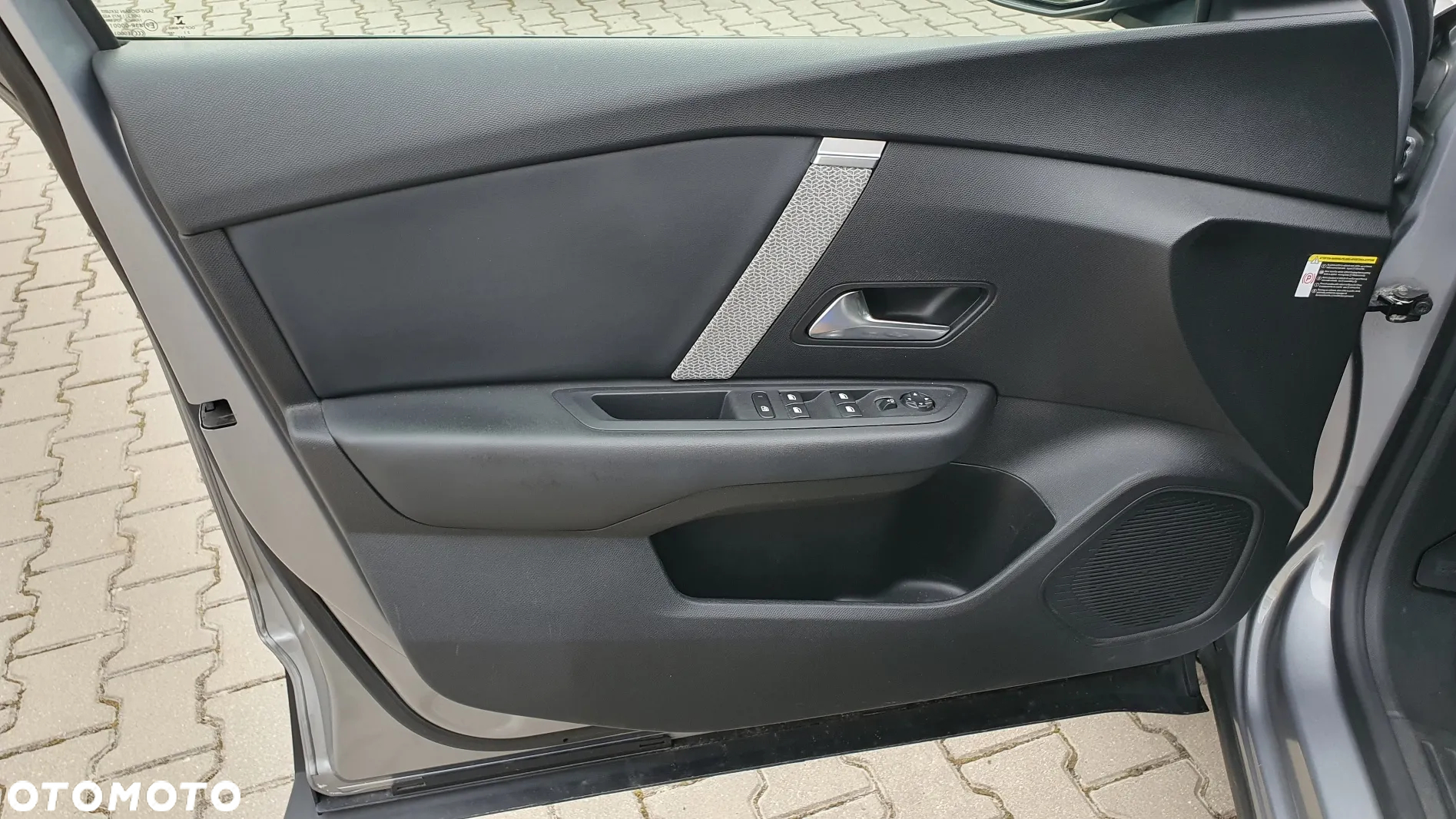 Citroën C4 1.5 BlueHDi Shine S&S - 23