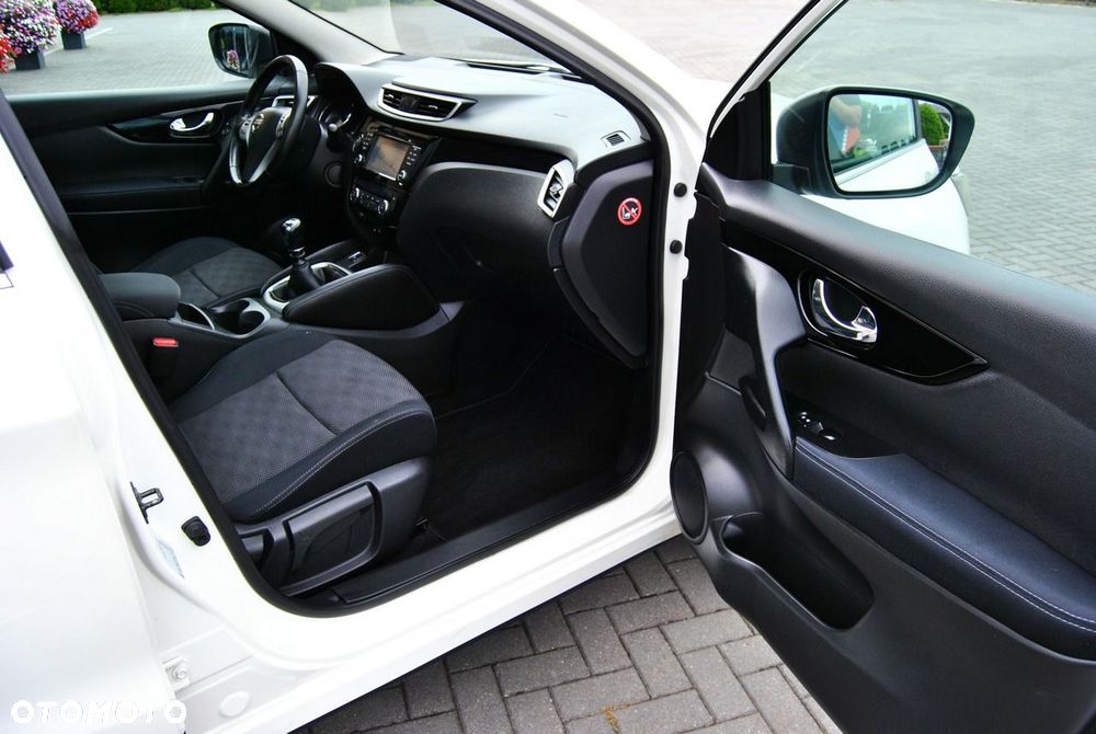 Nissan Qashqai 1.5 dCi TEKNA - 12