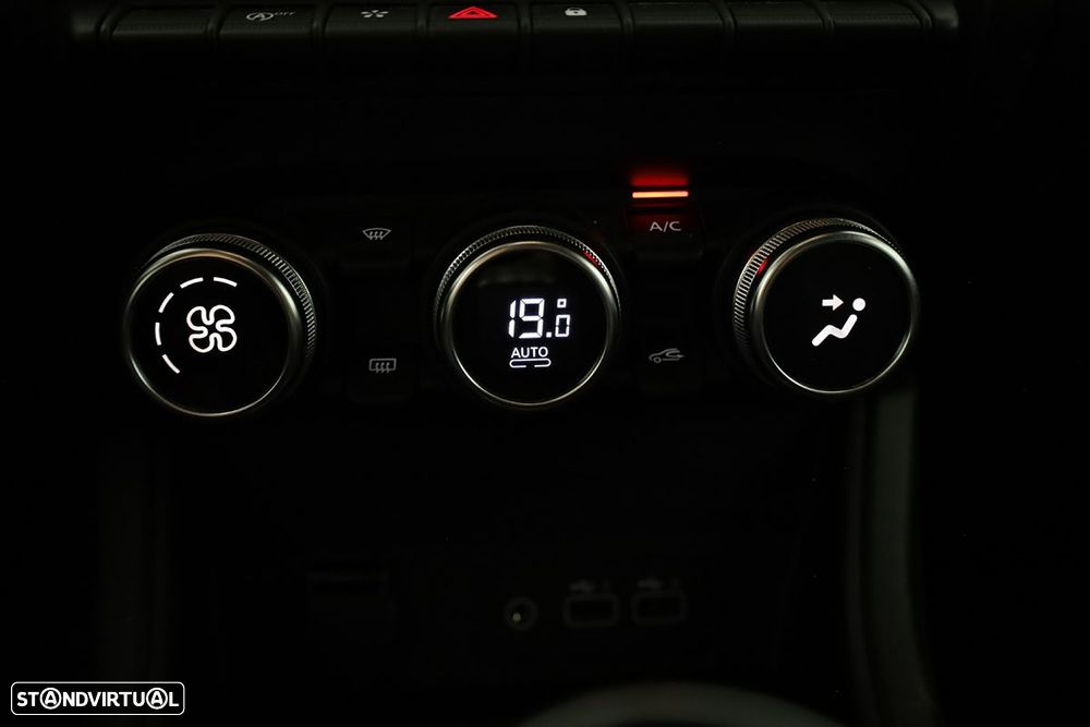 Renault Captur 1.0 TCe Techno Bi-Fuel - 12