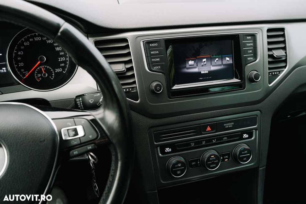 Volkswagen Golf 1.6 TDI DSG BMT Comfortline - 23