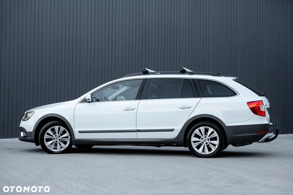 Skoda Superb 2.0 TDI 4x4 Elegance DSG - 10
