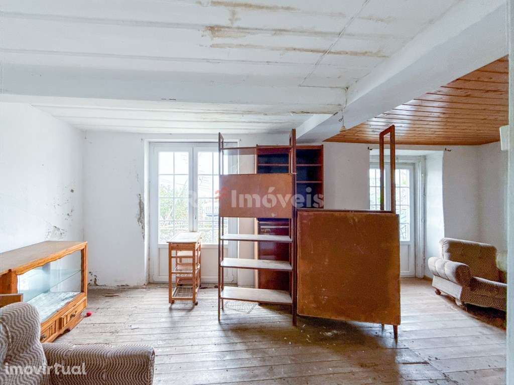 Prédio de 2 pisos Habitável - Grande imagem: 4/15