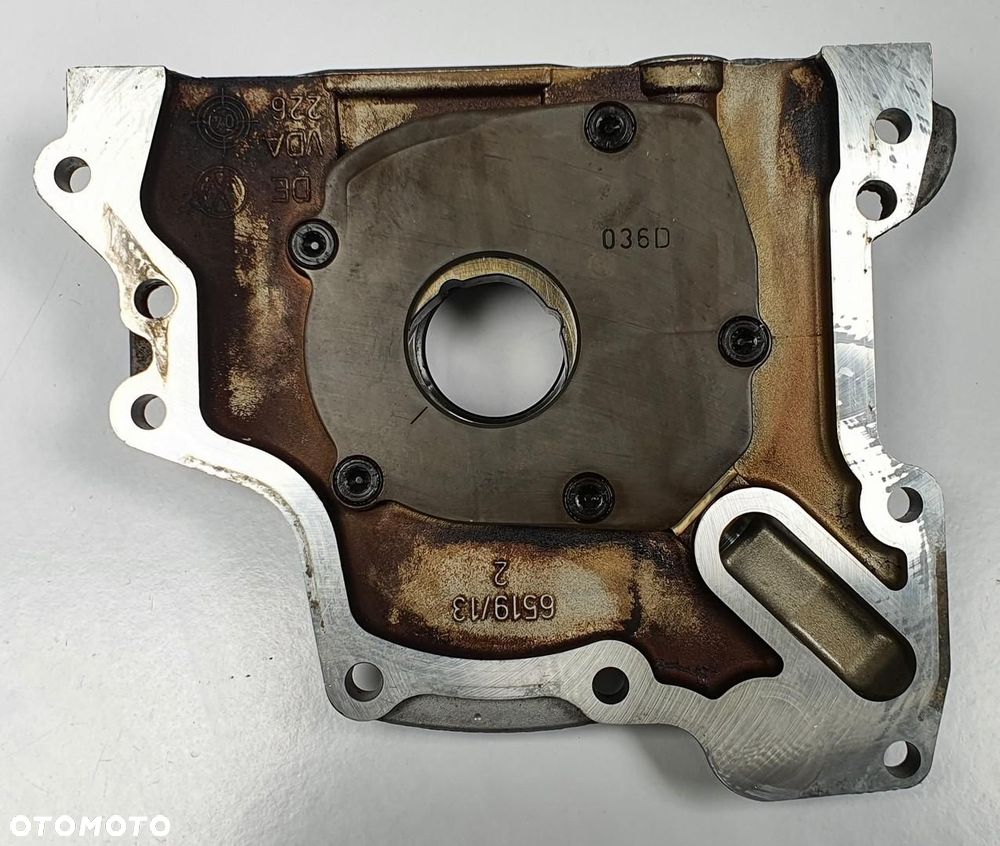 POMPA OLEJU BCA VW GOLF V 1.4 16V 036115105D - 4