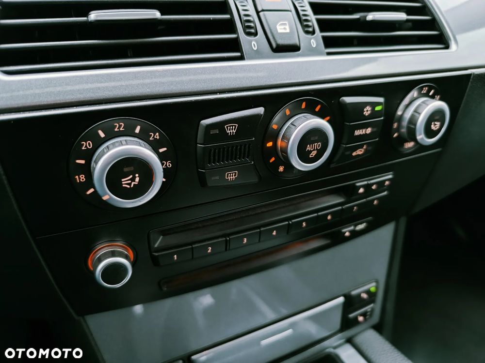 BMW Seria 5 525i - 38